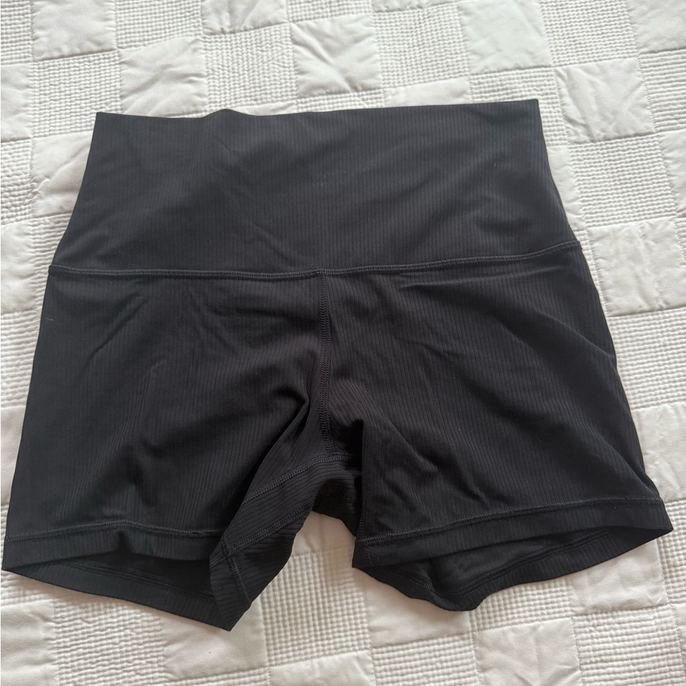 Lululemon Align Ribbed  4” Bike shorts 
Color: black
Size: 8